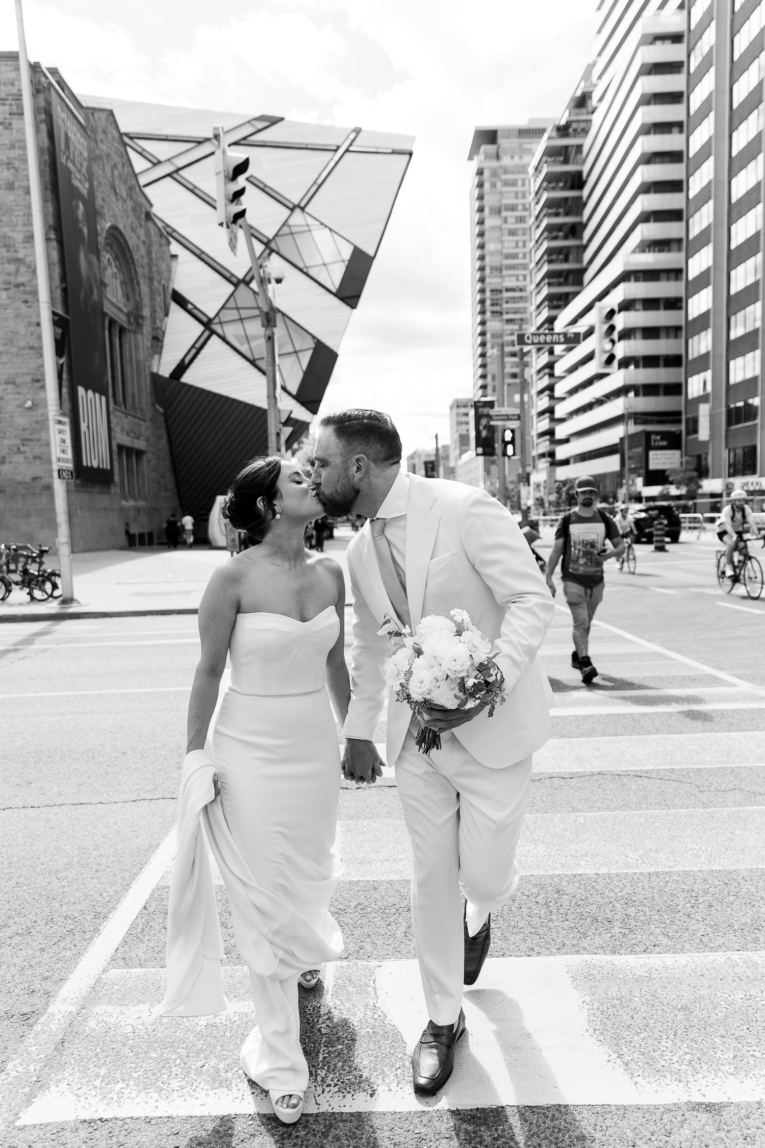 Zsuzsi Pal Photography - www.theweddingring.ca - listings -