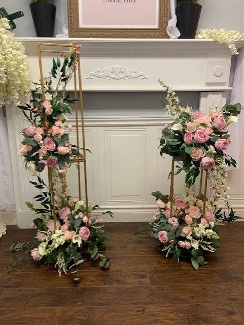 Floral Envy Silk Rentals - www.theweddingring.ca - listings -