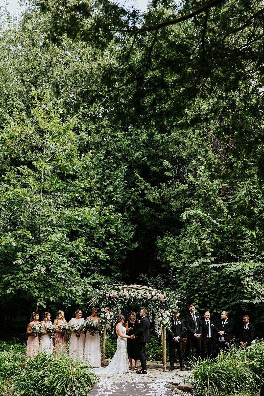 Erin Estates, Wedding Venue, Fedora Media, Cambridge Wedding Photographer, Bride & Groom and wedding party standing at alter for wedding ceremony