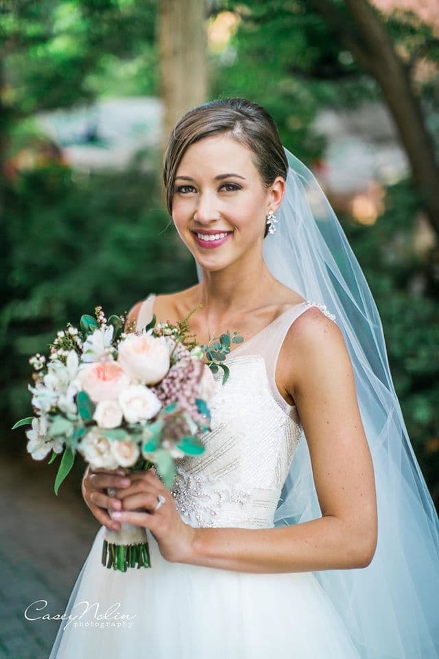 Your 1 stop shop to Wedding Beauty with Lips N Lashes Beauty Bar! - www.theweddingring.ca - listings -