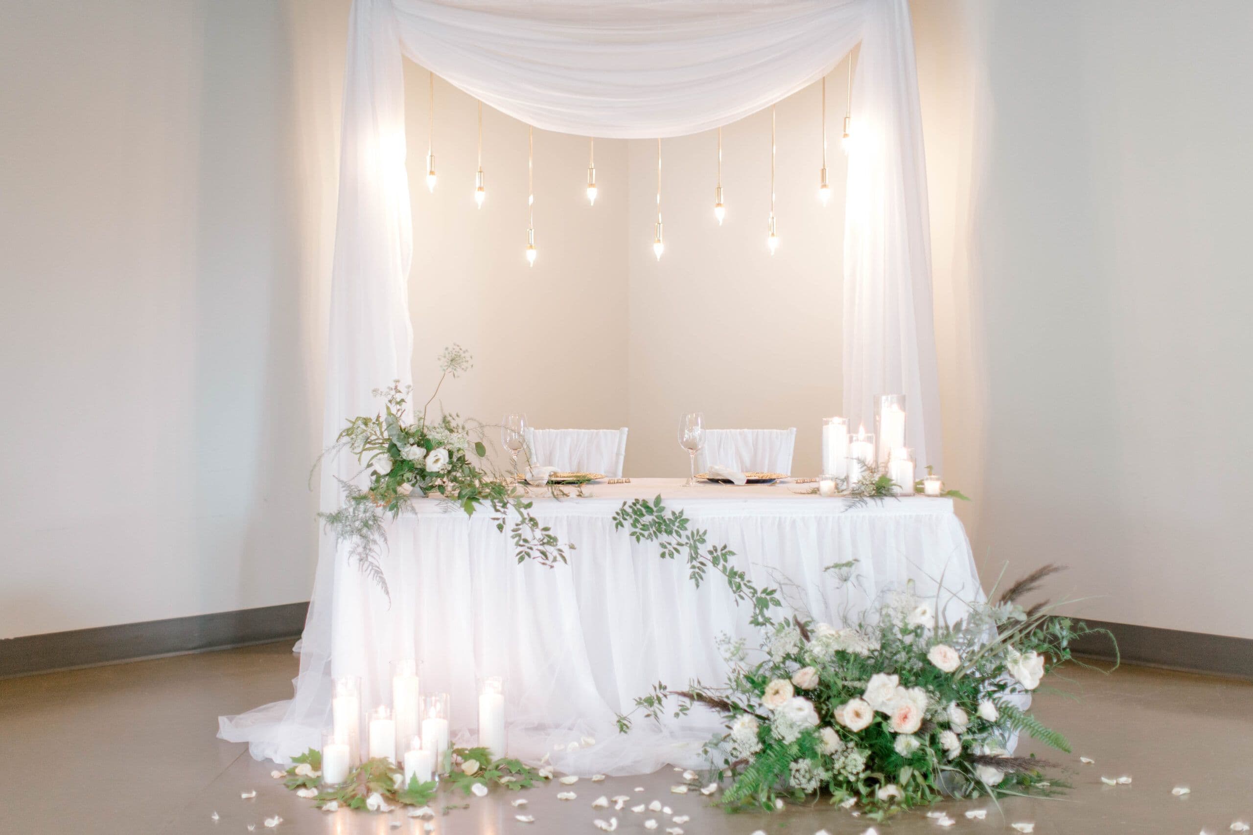 Boutique Linen Rentals  - Decor rentals in Niagara - www.theweddingring.ca - listings -