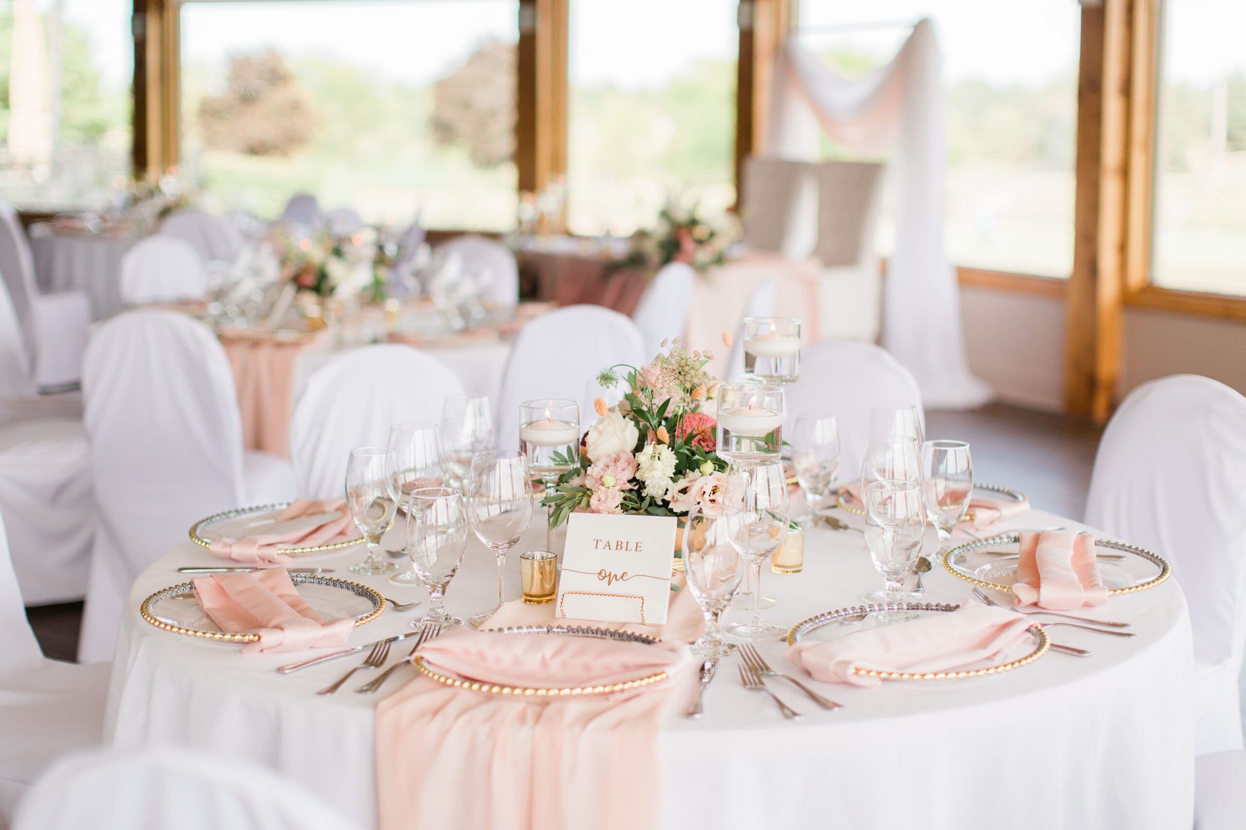 Boutique Linen Rentals  - Decor rentals in Niagara - www.theweddingring.ca - listings -