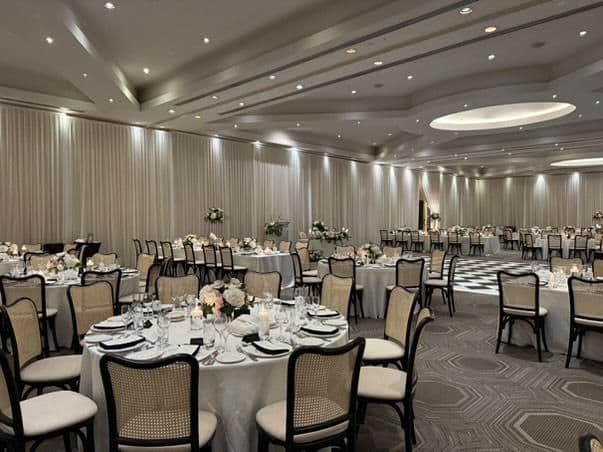 Boutique Linen Rentals  - Decor rentals in Niagara - www.theweddingring.ca - listings -