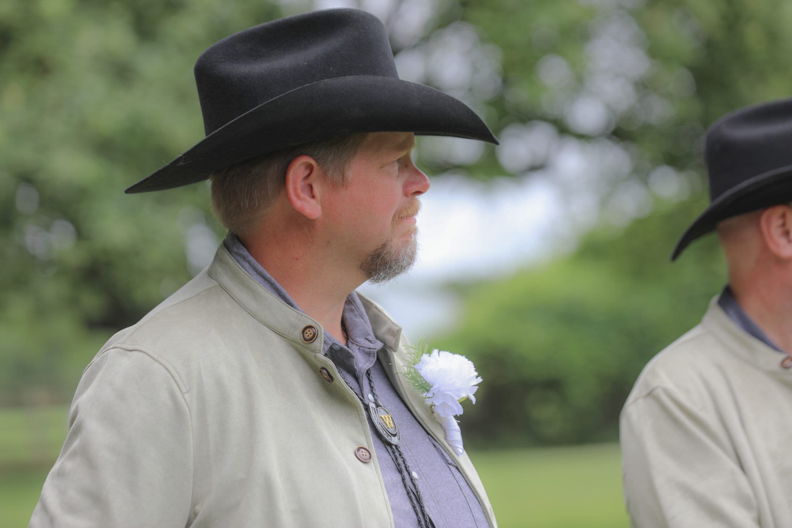 Timeless Love Photography  - Eyes Through AK - www.theweddingring.ca - listings -