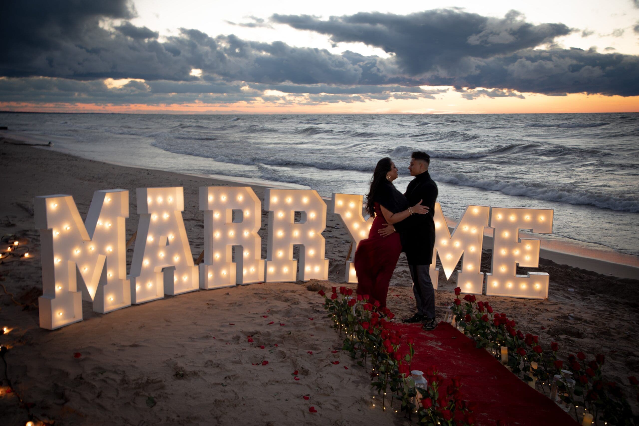 Timeless Love Photography  - Eyes Through AK - www.theweddingring.ca - listings -