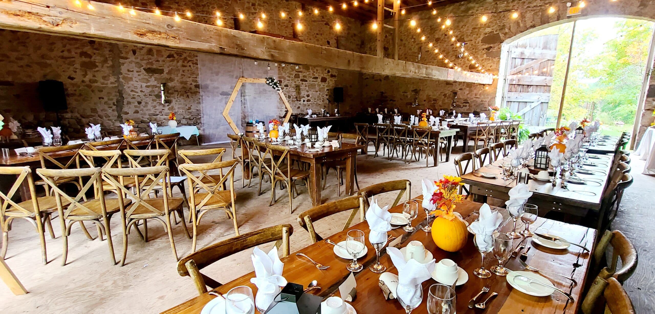 Vivid Hospitality - www.theweddingring.ca - listings -