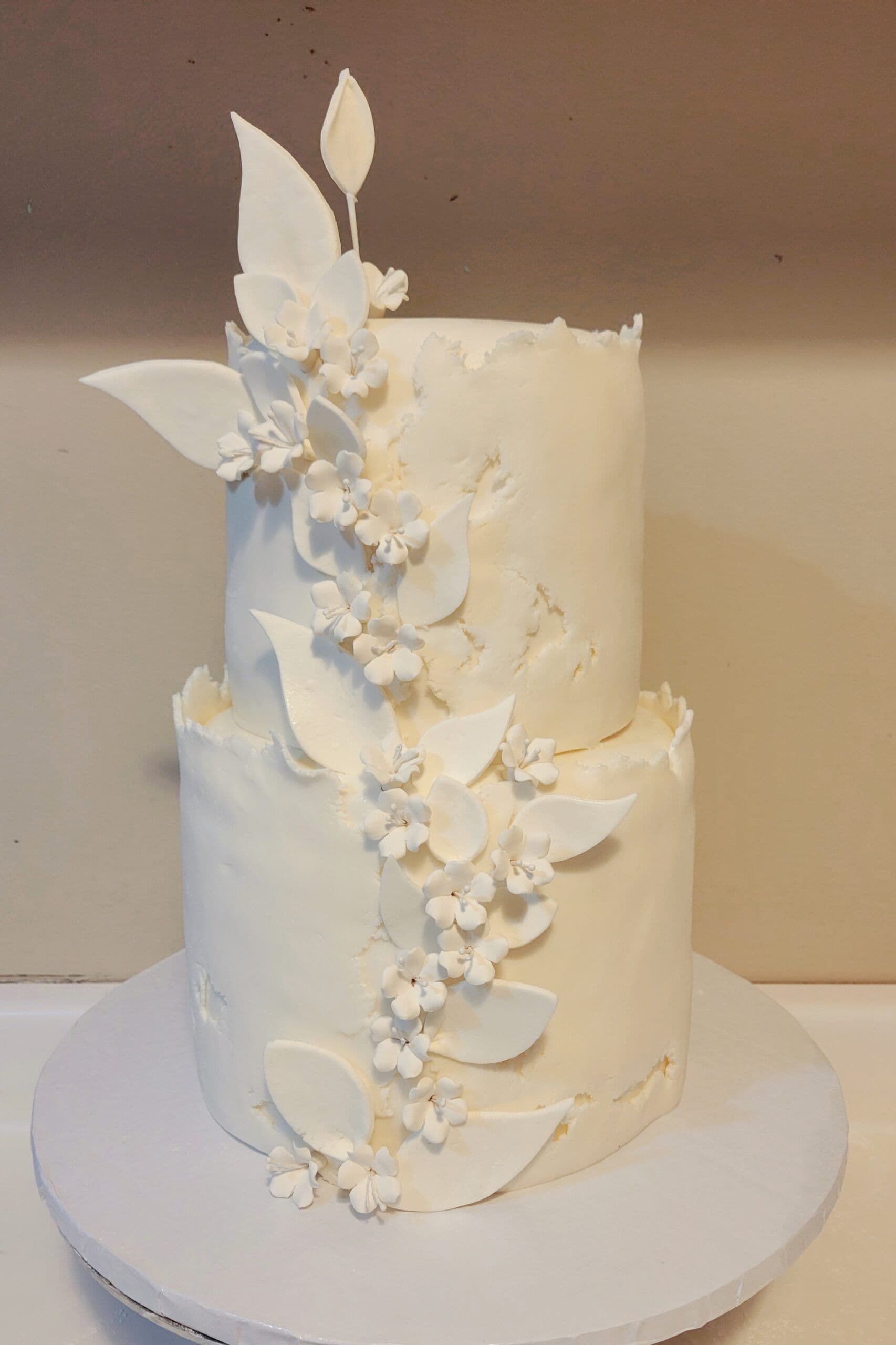 Wedding cakes &amp; cupcakes -Cakes by Design - www.theweddingring.ca - listings -