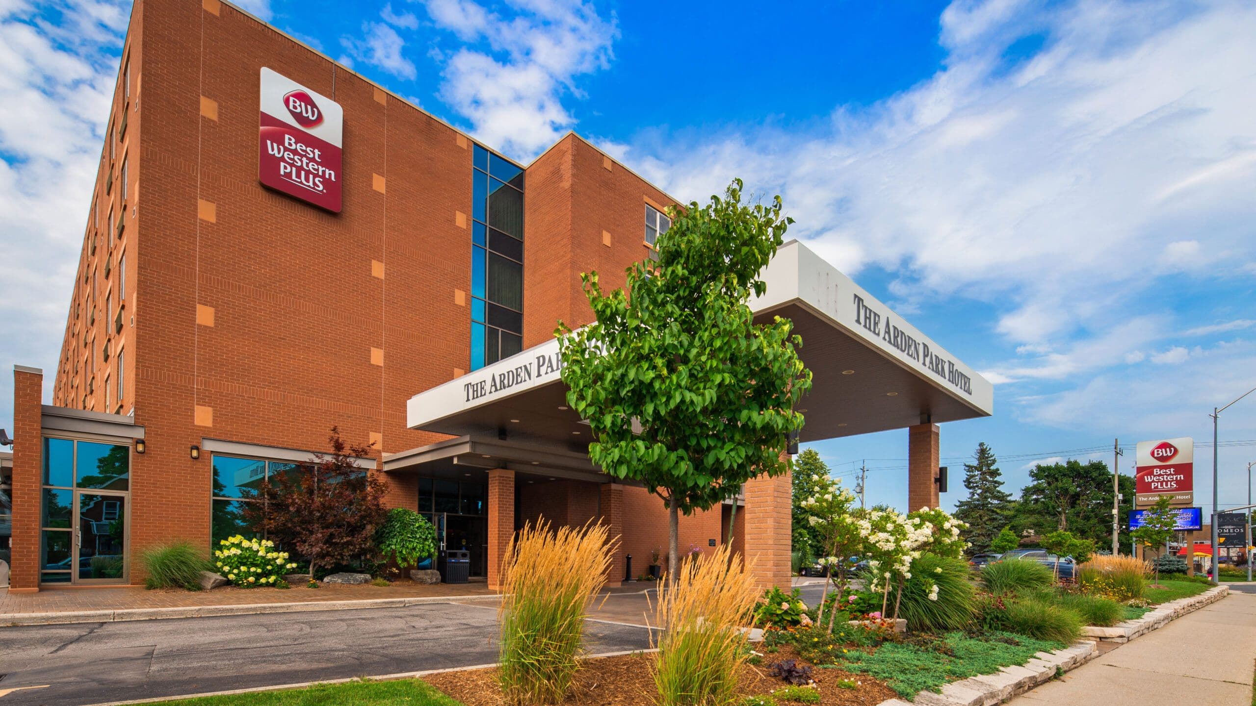 Best Western Plus The Arden Park Hotel - www.theweddingring.ca - listings -