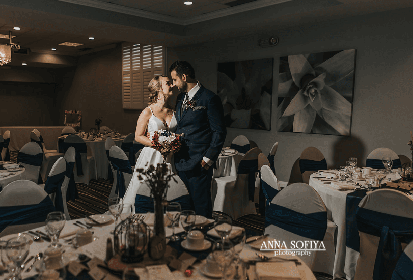 Cambridge Hotel and Conference Centre - www.theweddingring.ca - listings -