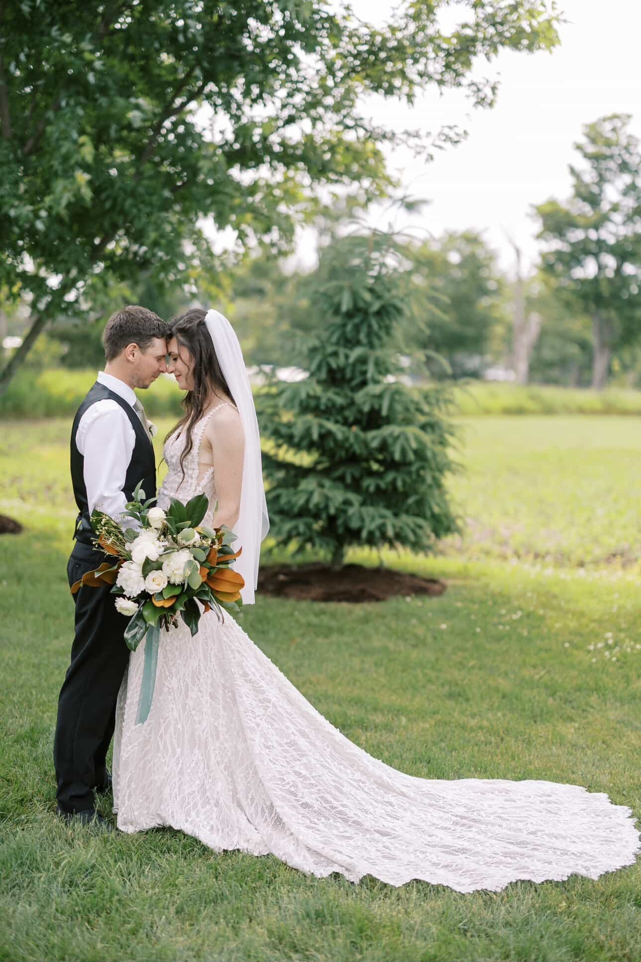 updatedtwr - Wedding dress Alteration Service &amp; Dress Steaming Service - www.theweddingring.ca - twr listings