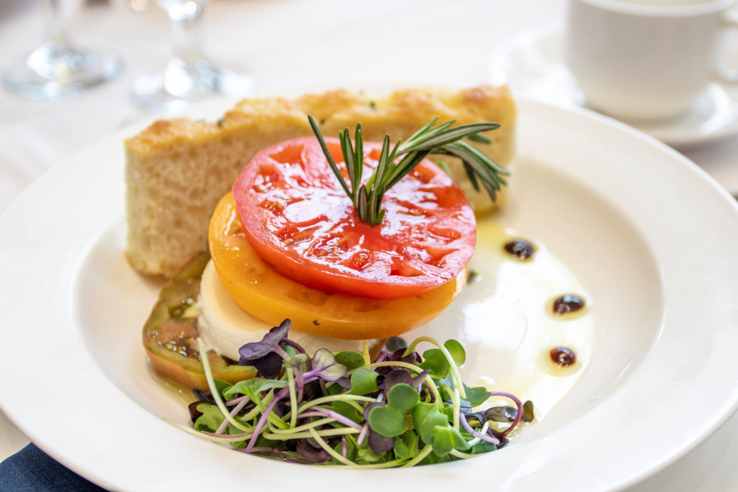 Vivid Hospitality - www.theweddingring.ca - listings -