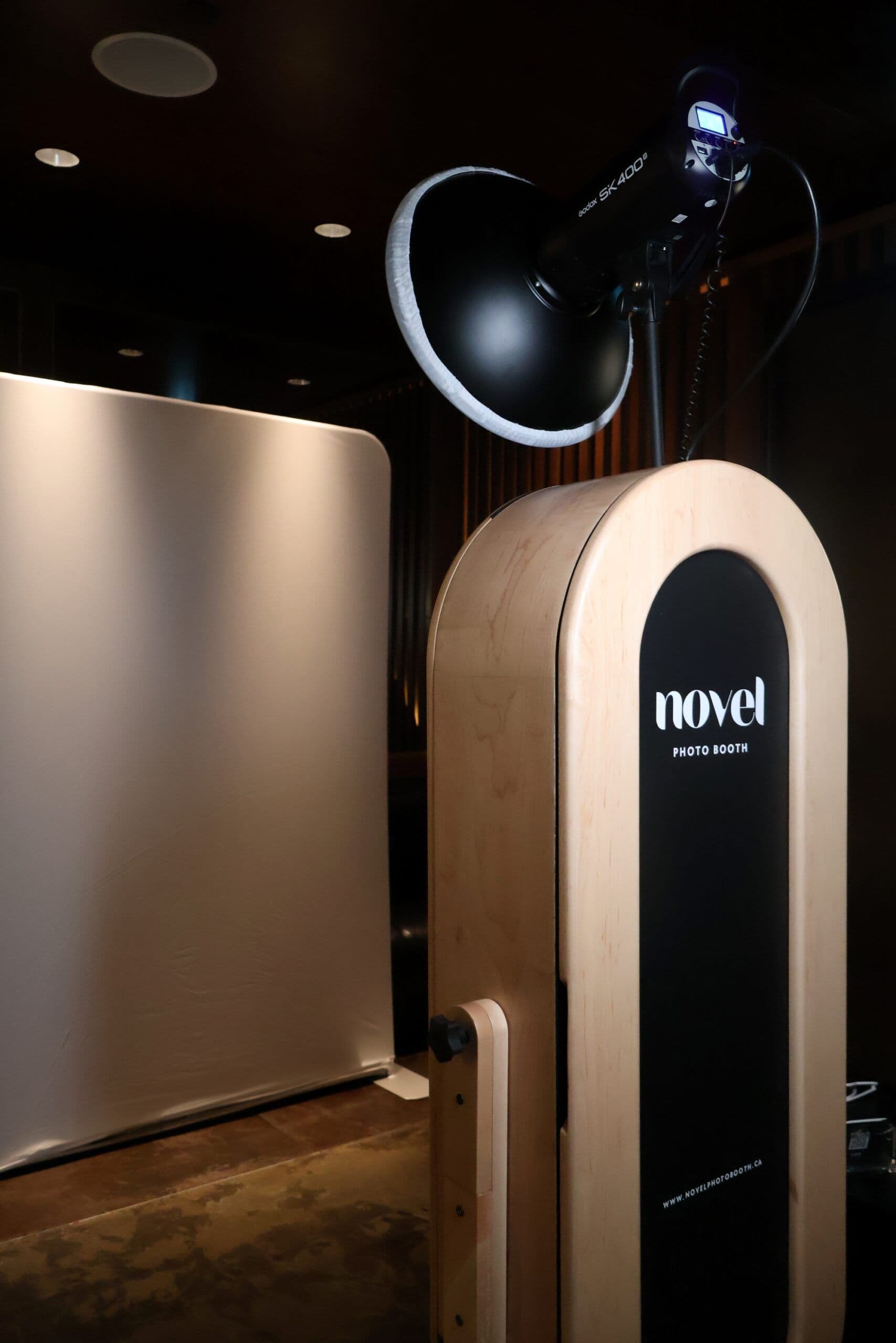 Novel Photo Booth - www.theweddingring.ca - listings -