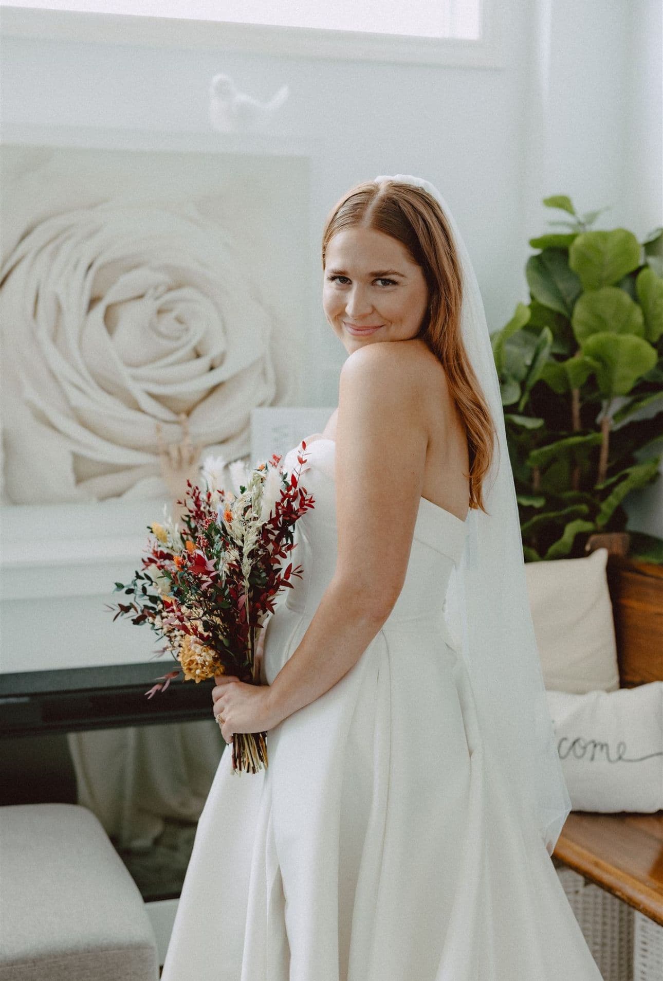 Luxury Mobile Makeup Services (Lindsay Morrison Makeup - www.theweddingring.ca - listings -