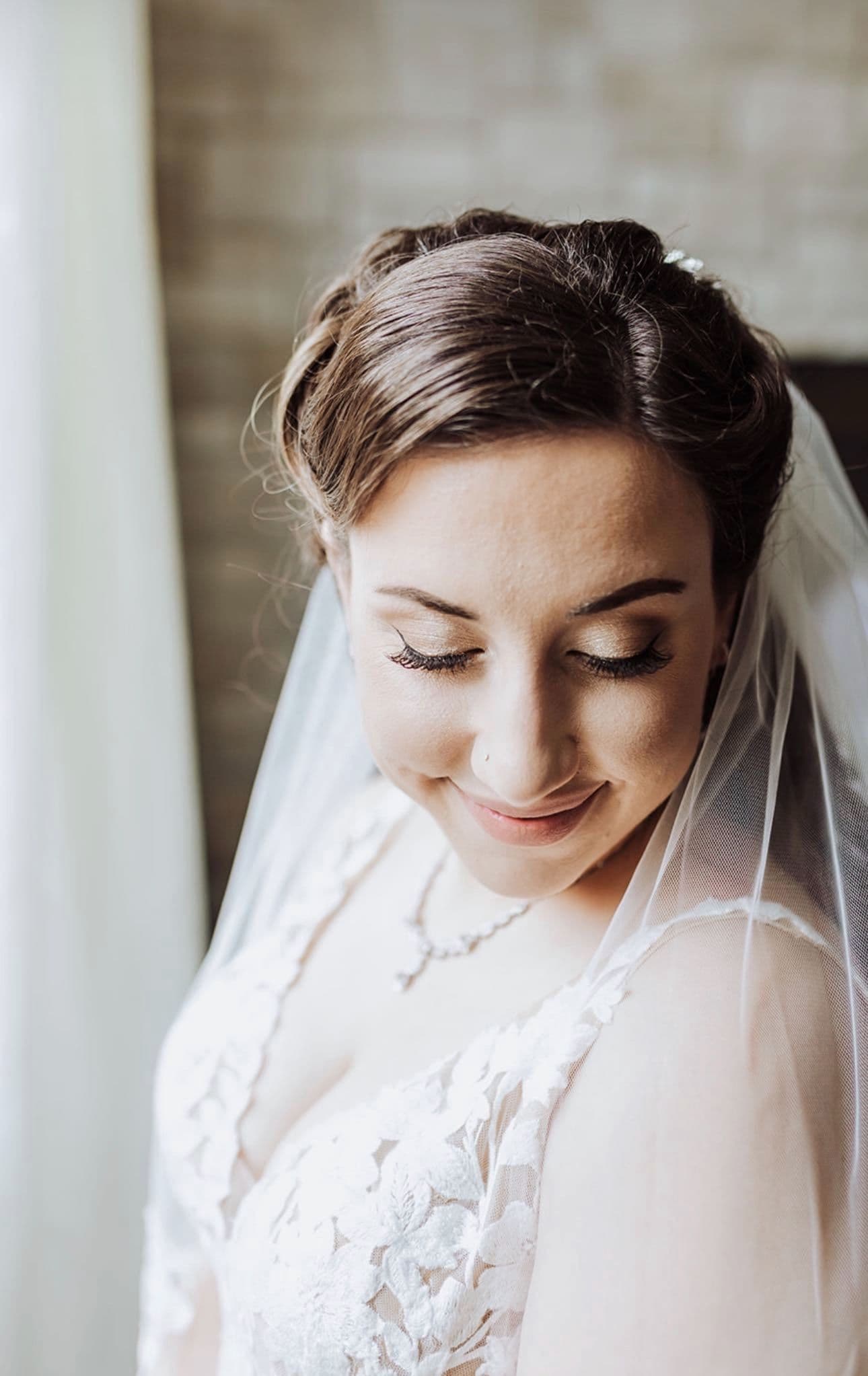 Luxury Mobile Makeup Services (Lindsay Morrison Makeup - www.theweddingring.ca - listings -