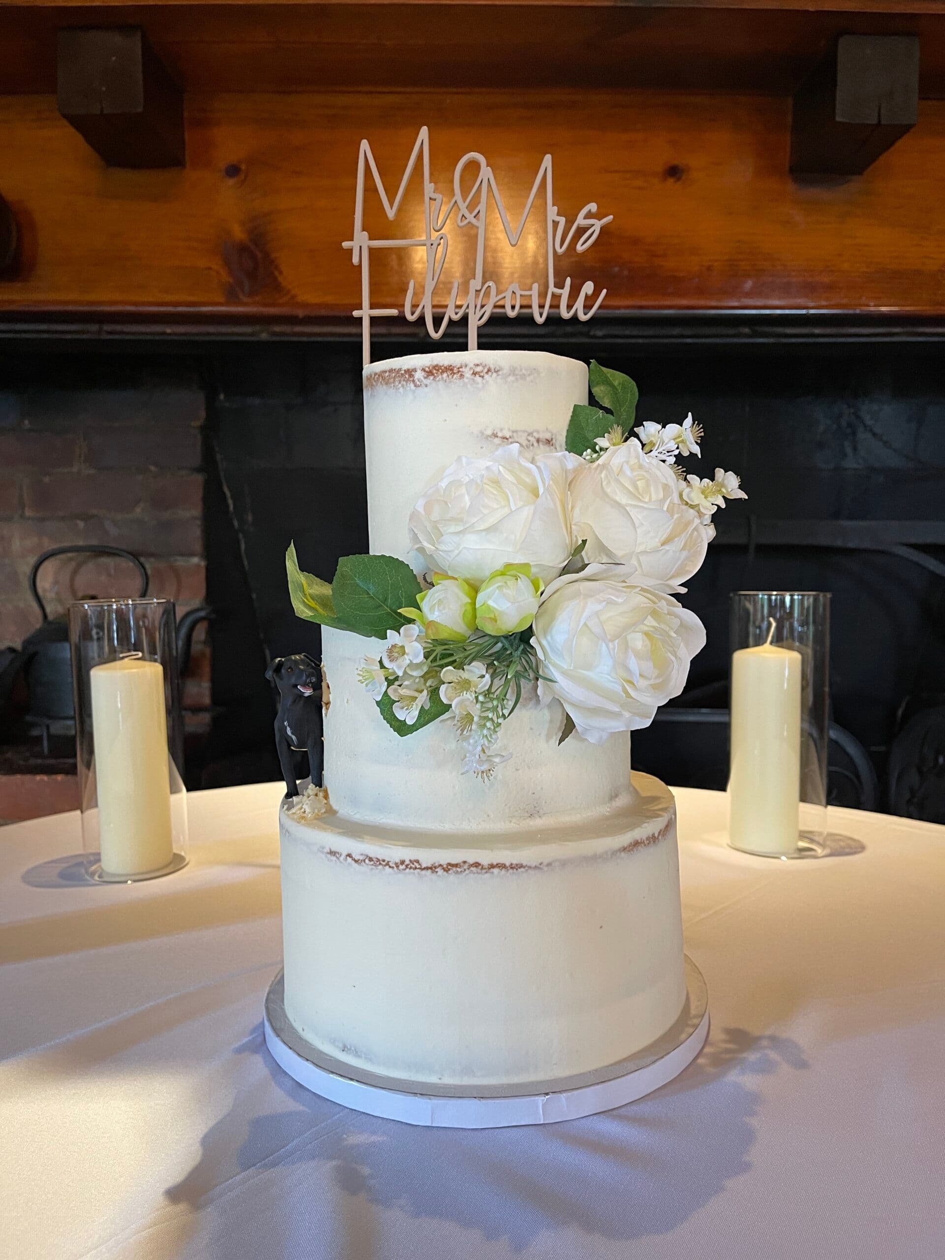 Custom Wedding cakes &amp; desserts with Sophisticakes - www.theweddingring.ca - listings -