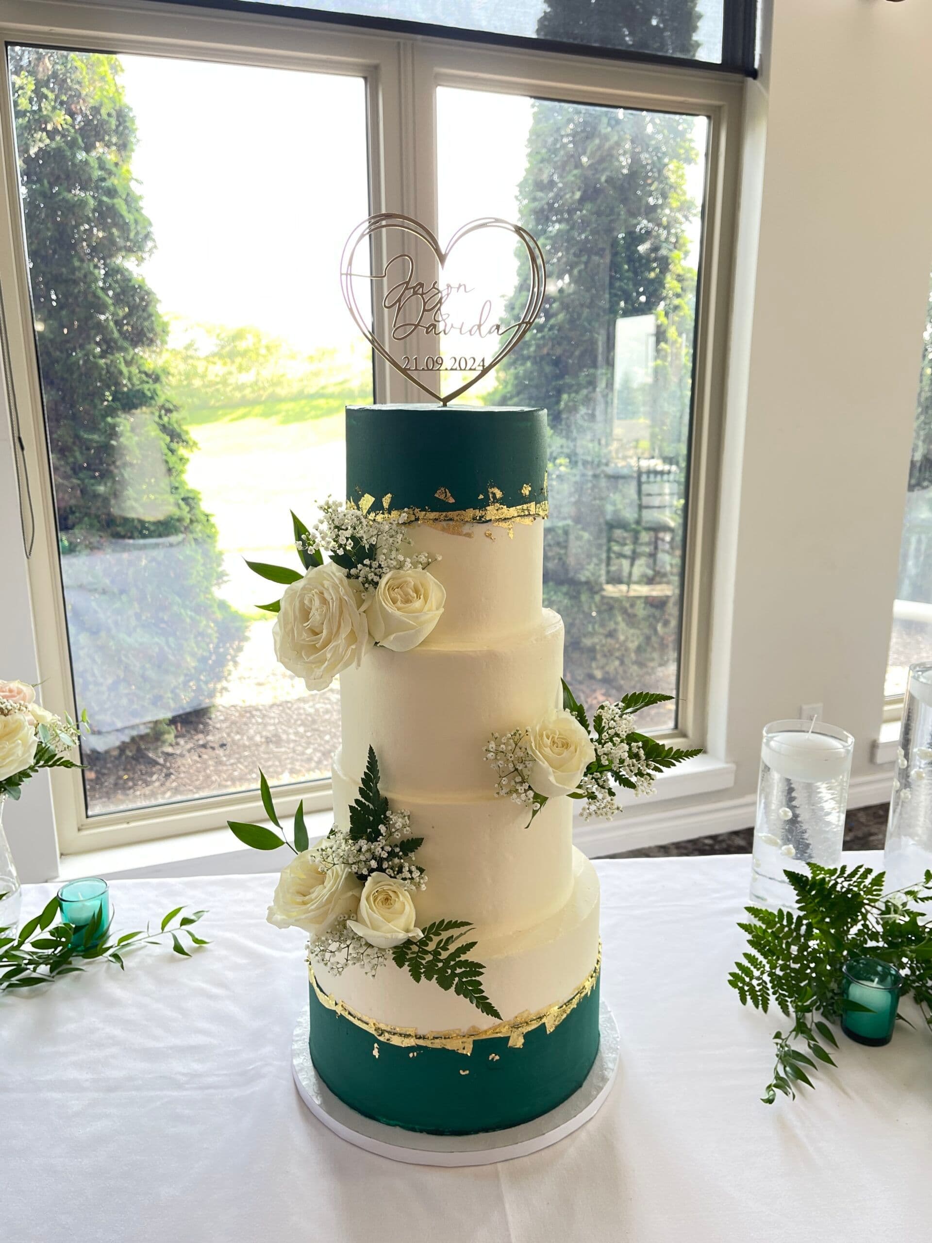 Custom Wedding cakes &amp; desserts with Sophisticakes - www.theweddingring.ca - listings -