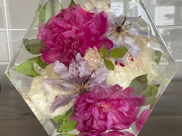 Wedding Bouquet Preservation in Resin – K &amp; M Creations - www.theweddingring.ca - listings -