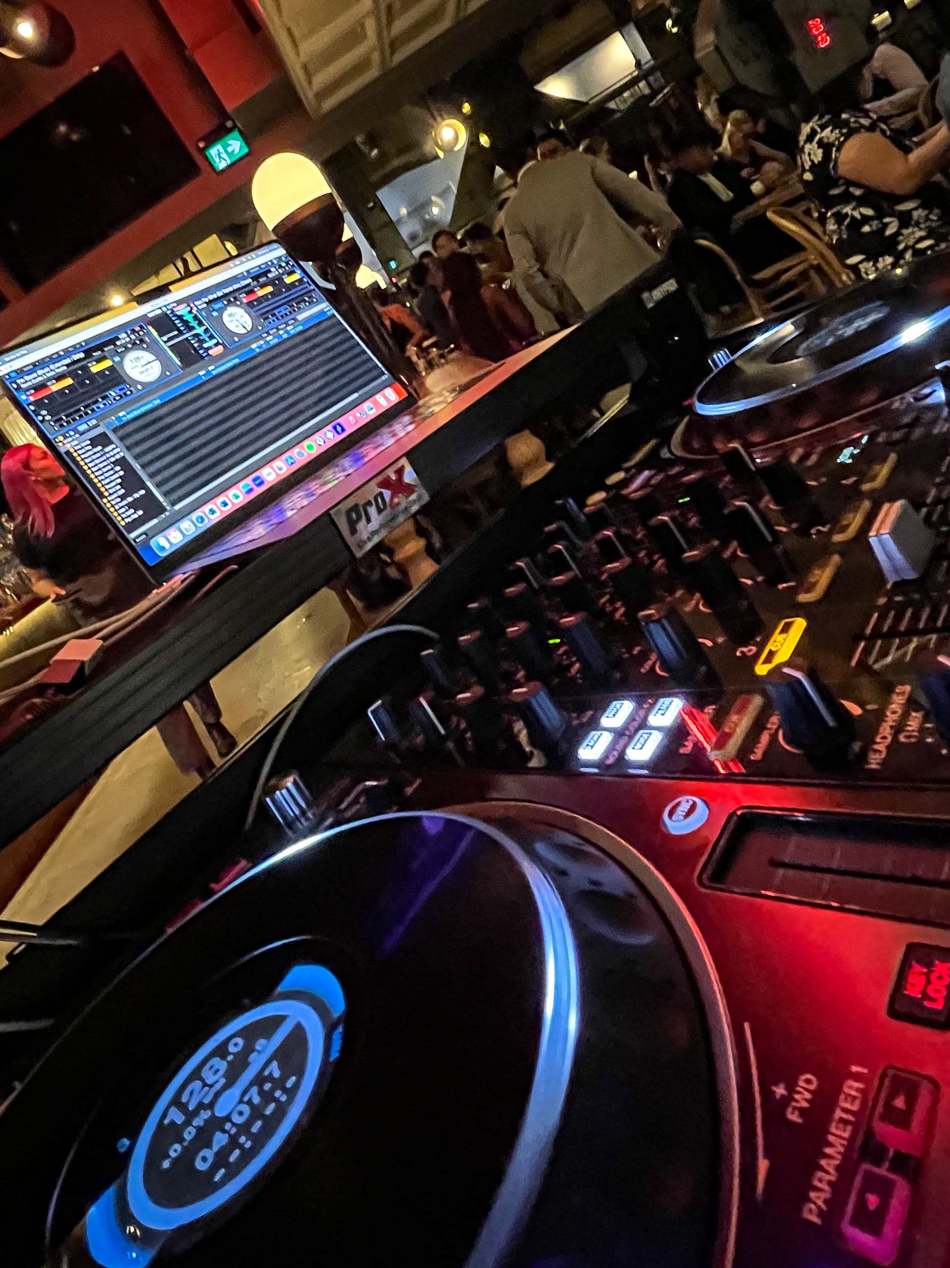 Check “DJ Entertainment” off your planning list. &amp; Say “I DO” to JE Entertainment. - www.theweddingring.ca - listings -