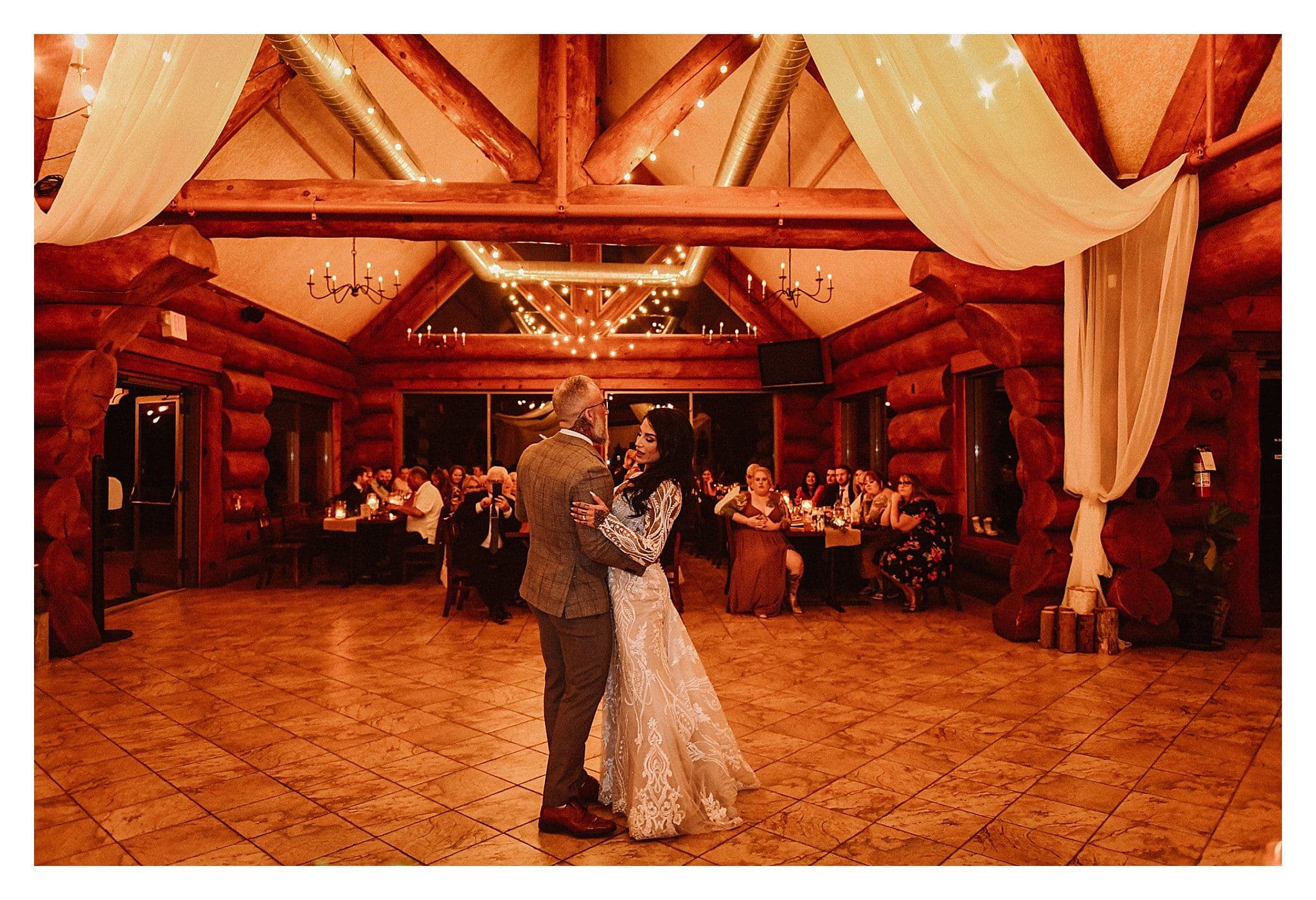 Pine Valley Chalet - www.theweddingring.ca - listings -