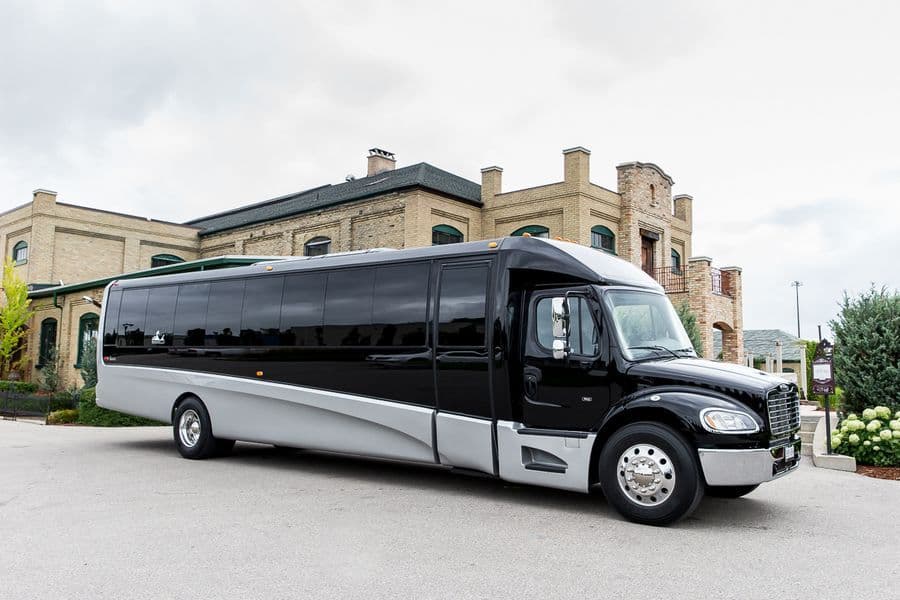 Brentwood Livery - www.theweddingring.ca - listings -
