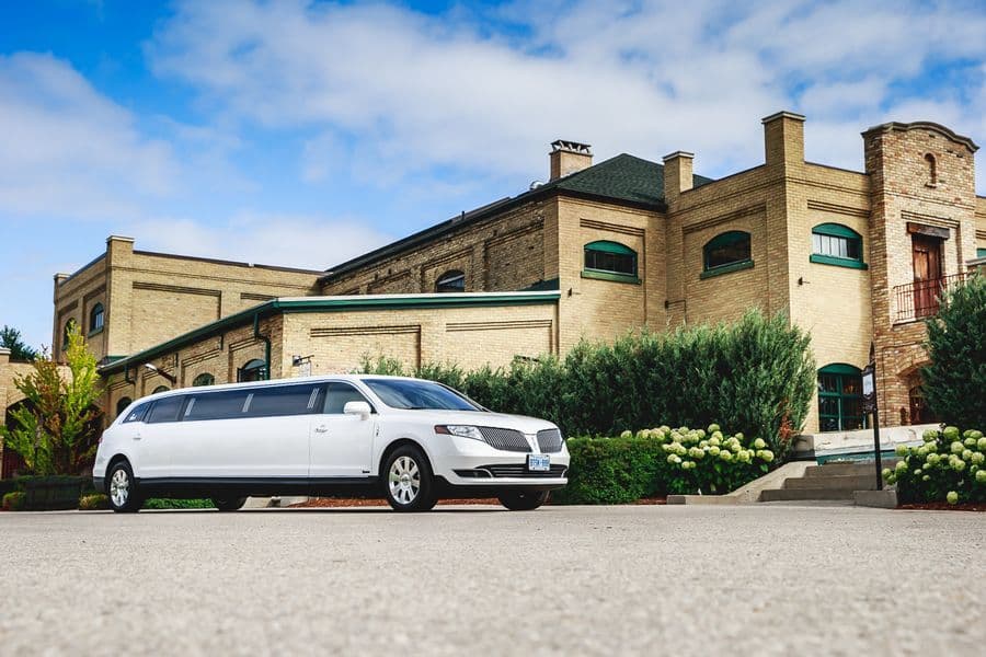 Brentwood Livery - www.theweddingring.ca - listings -