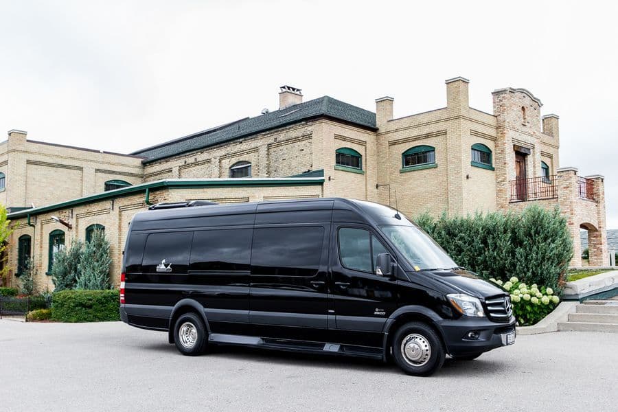 Brentwood Livery - www.theweddingring.ca - listings -