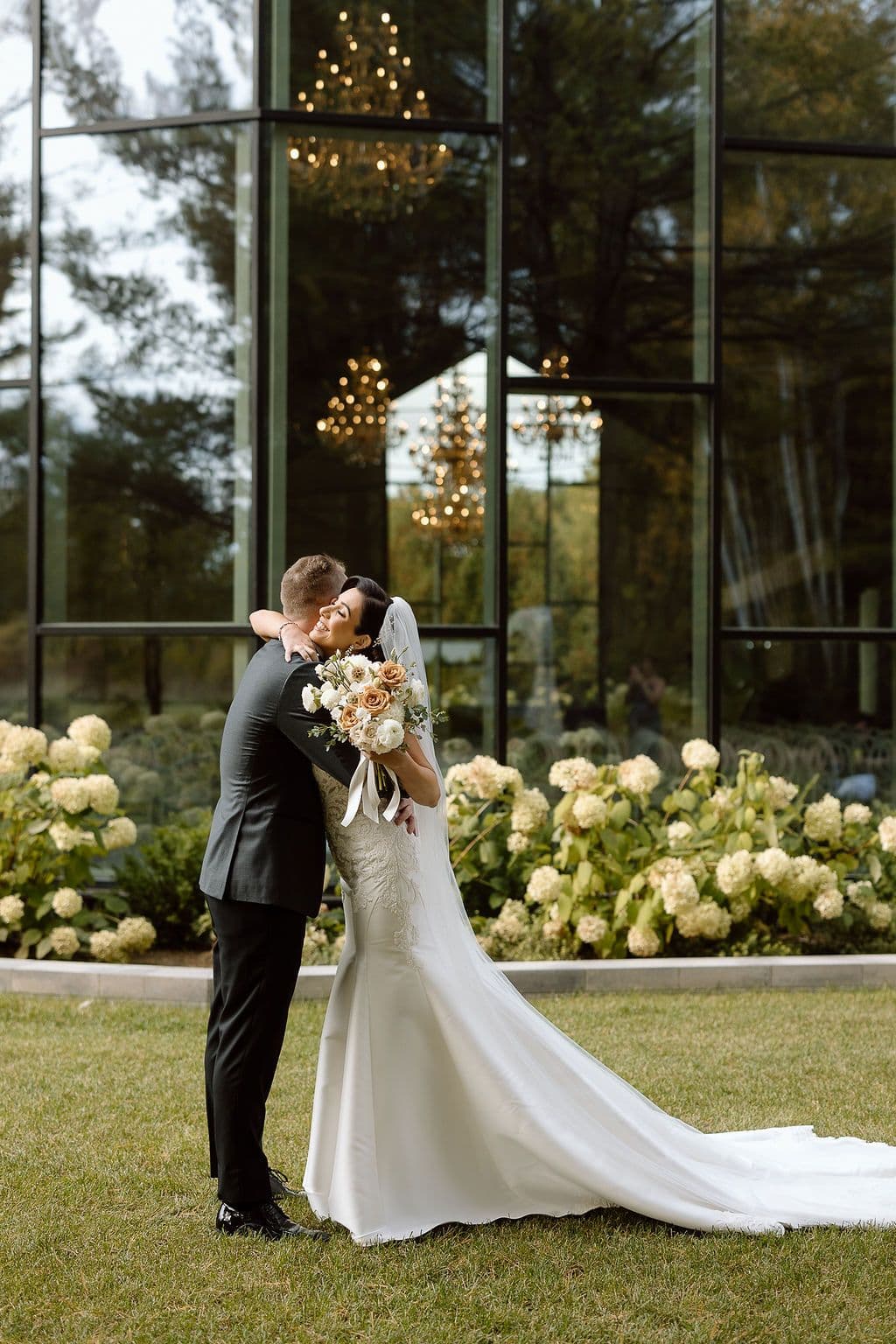 Melrose Flower Lab - www.theweddingring.ca - listings -