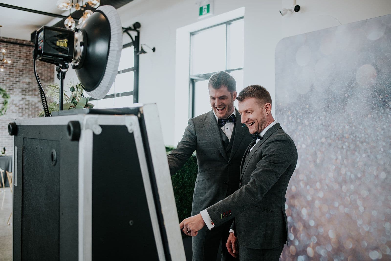 Picture Us Photo and Video Experiences - www.theweddingring.ca - listings -
