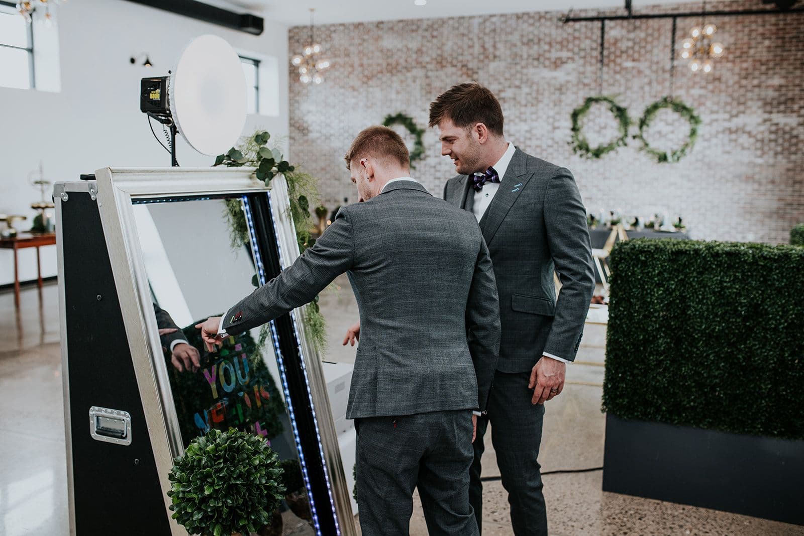 Picture Us Photo and Video Experiences - www.theweddingring.ca - listings -