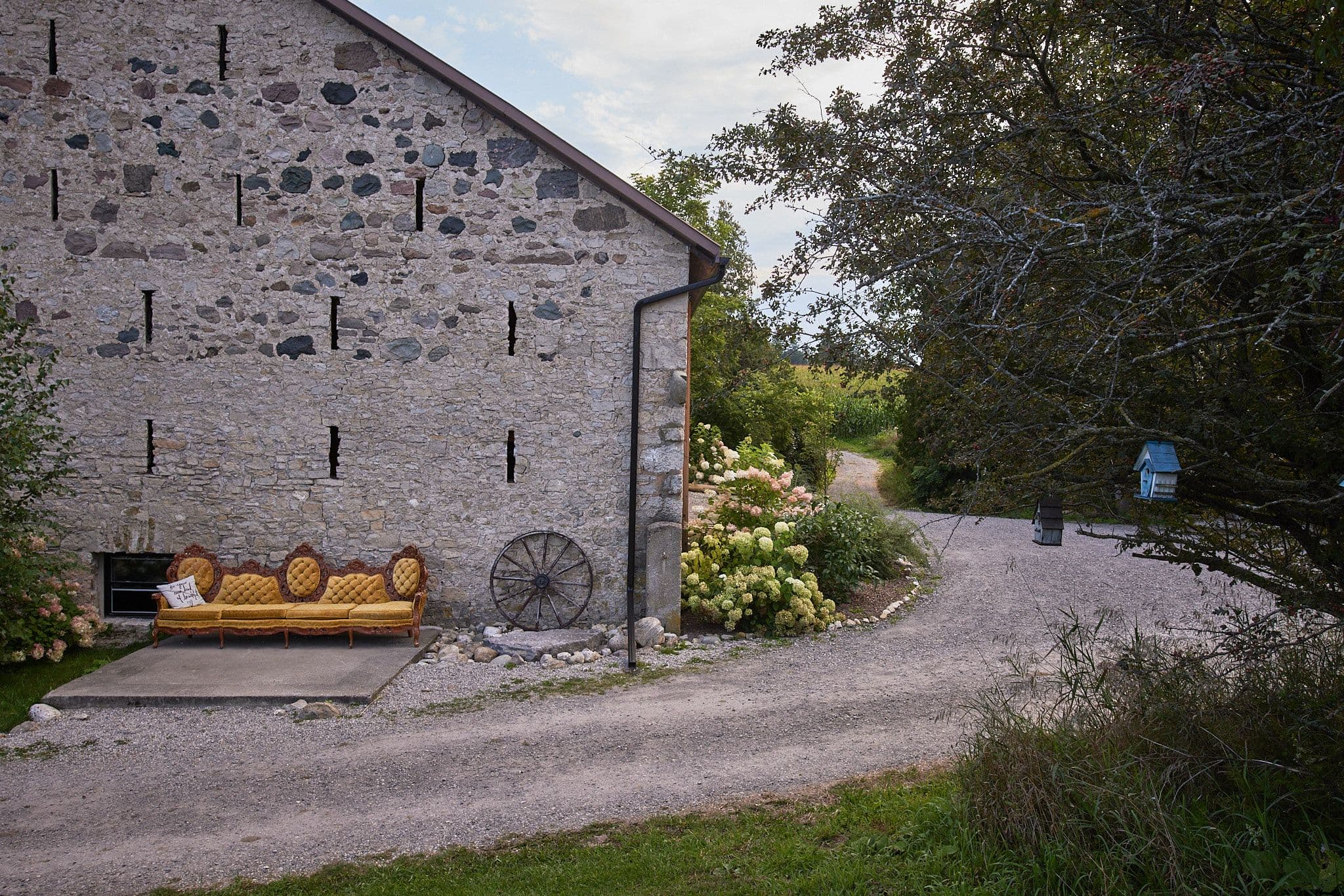 The Fieldstone Barn - www.theweddingring.ca - listings -