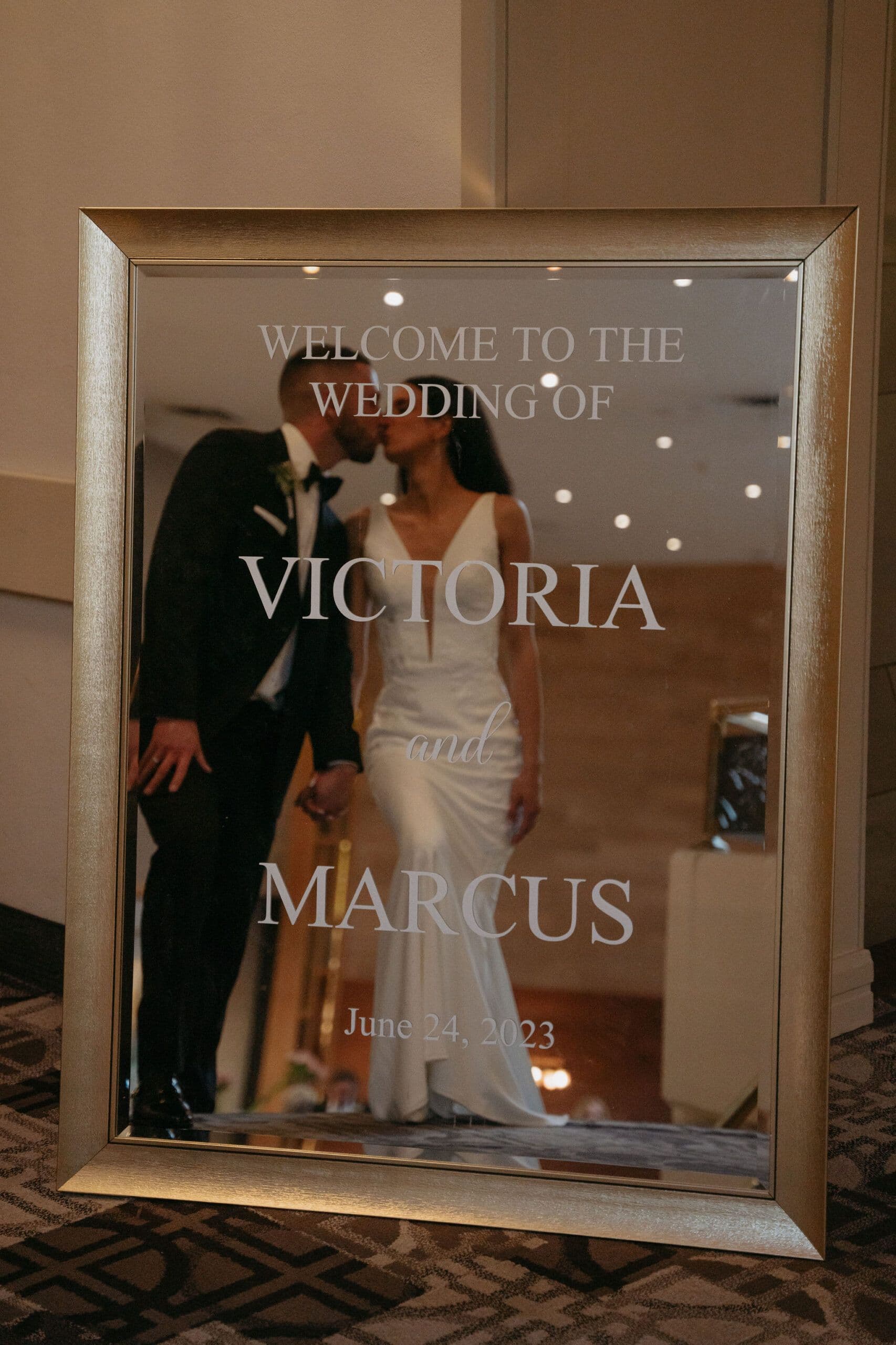 A Night to Remember | Wedding Decor & Flowers - www.theweddingring.ca - listings -