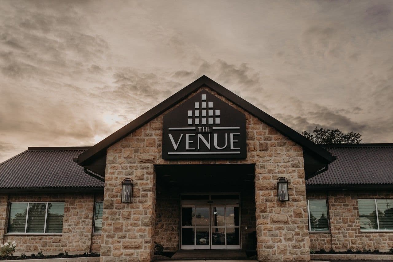 Cambridge Hotel and Conference Centre - www.theweddingring.ca - listings -