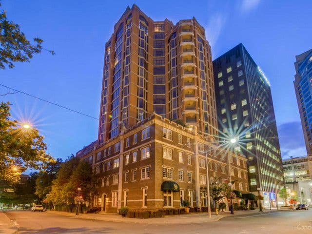 Windsor Arms Hotel - www.theweddingring.ca - listings -