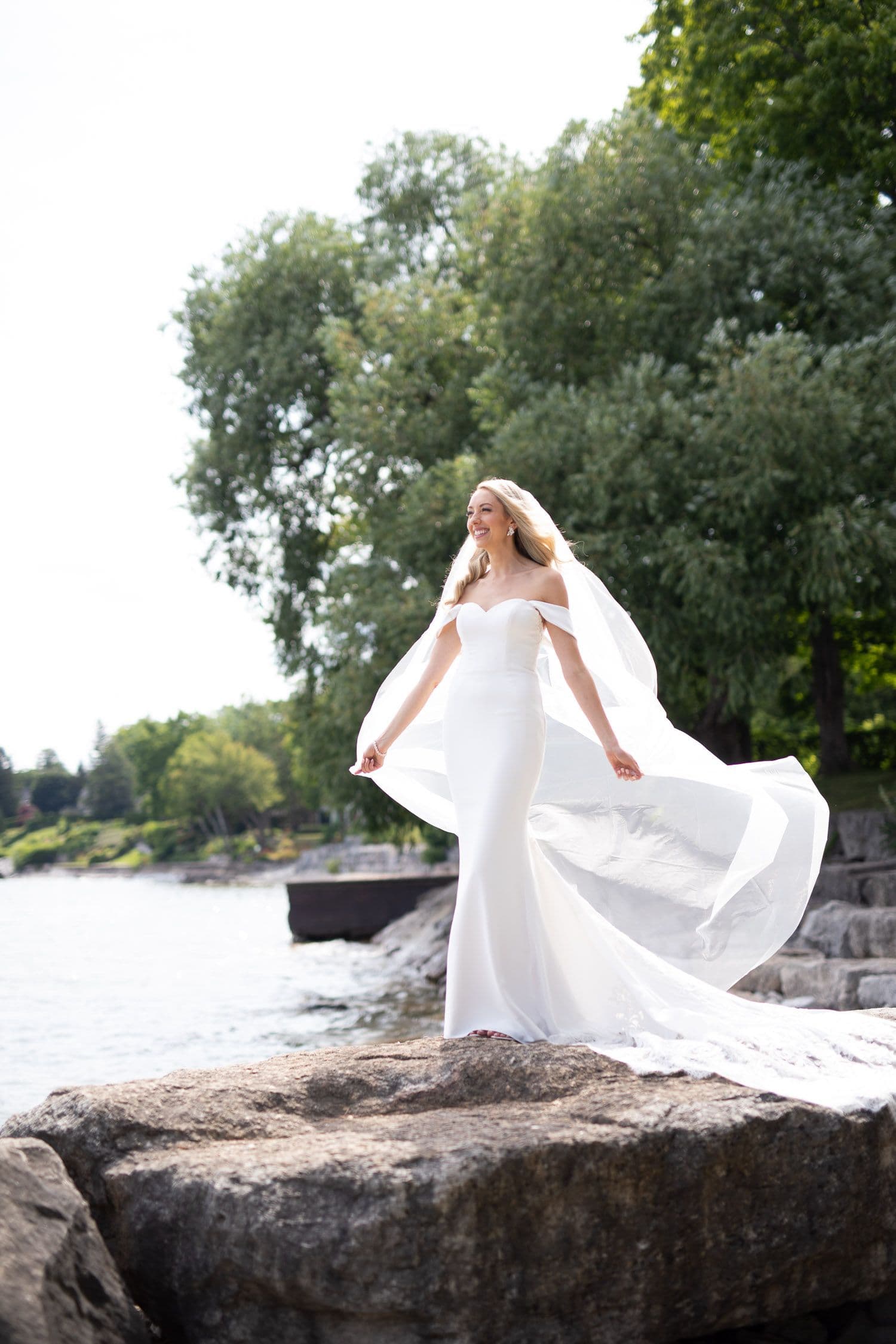 Zsuzsi Pal Photography - www.theweddingring.ca - listings -