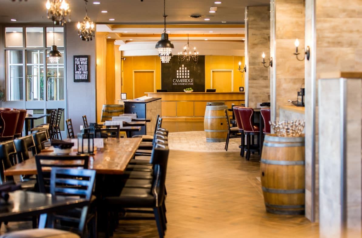 Cambridge Hotel and Conference Centre - www.theweddingring.ca - listings -