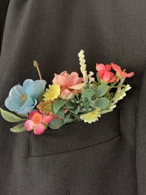 Floral Envy Silk Rentals - www.theweddingring.ca - listings -