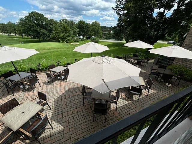 The Whirlpool Pub + Lounge - www.theweddingring.ca - listings -