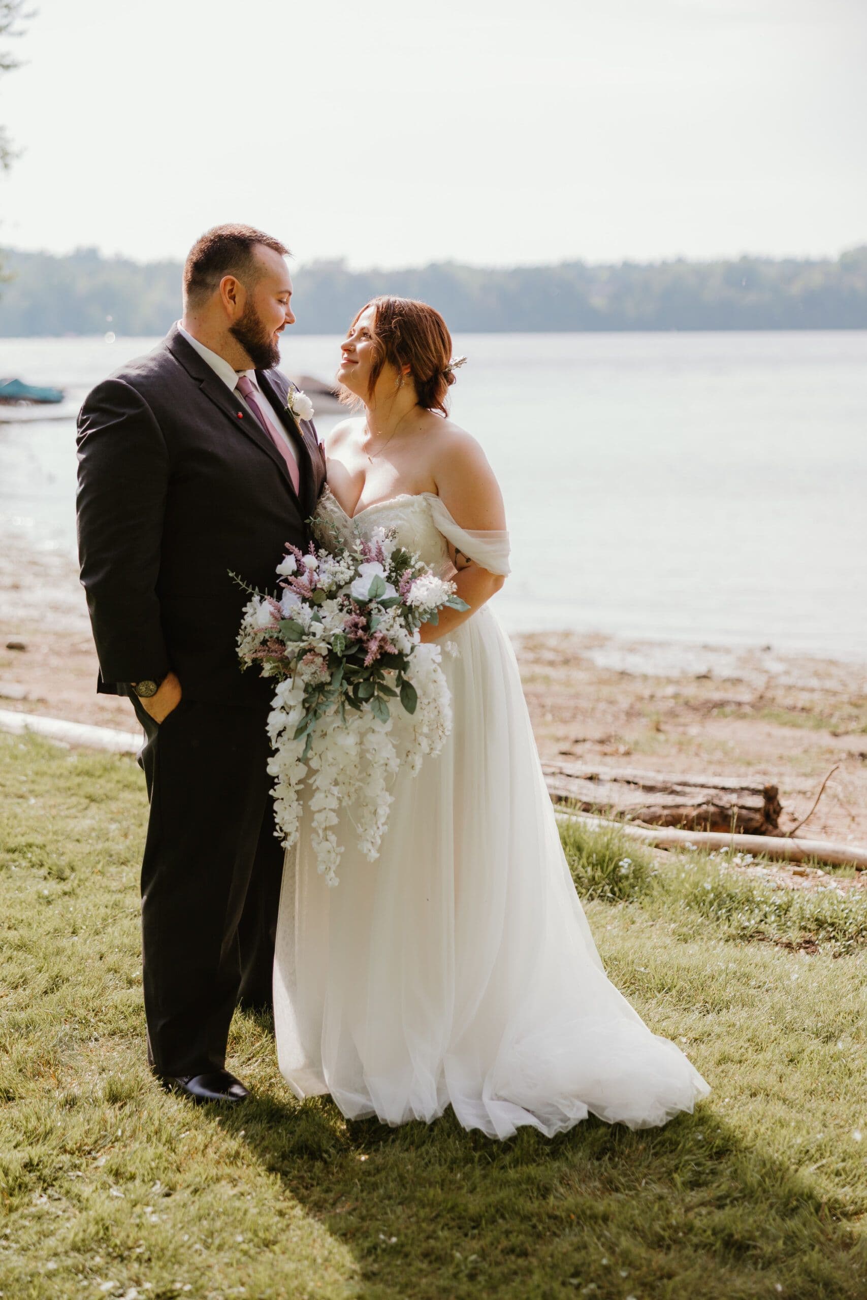 updatedtwr - Wedding dress Alteration Service &amp; Dress Steaming Service - www.theweddingring.ca - twr listings
