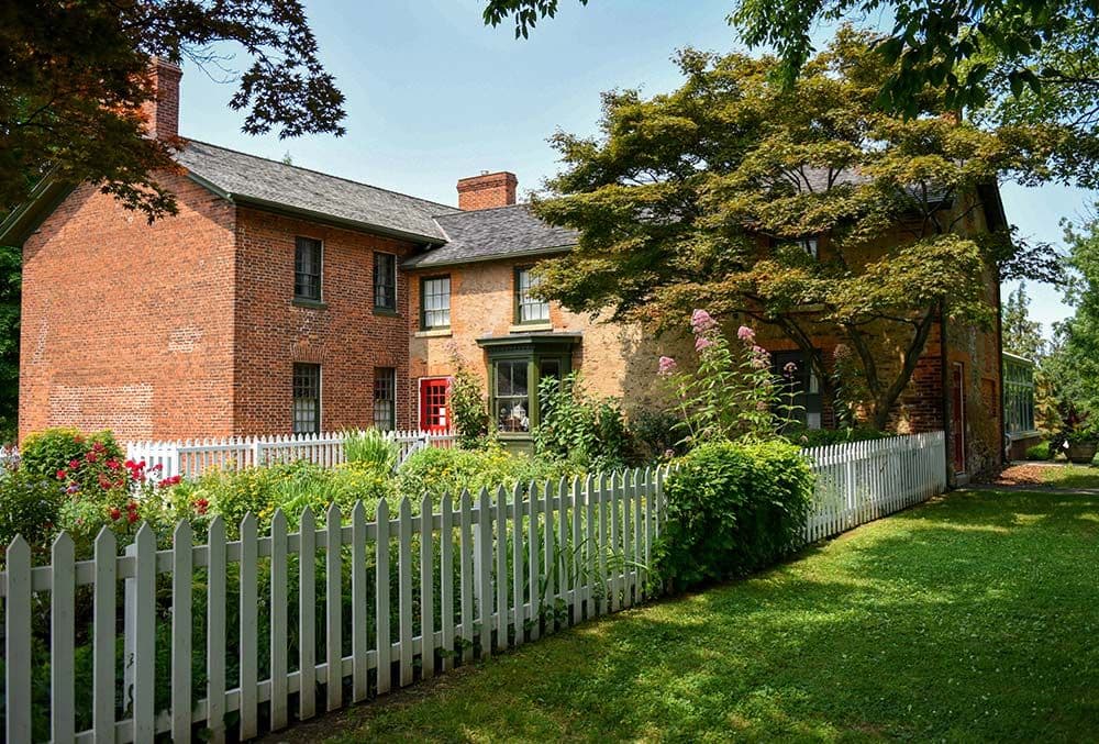 McFarland House - www.theweddingring.ca - listings -