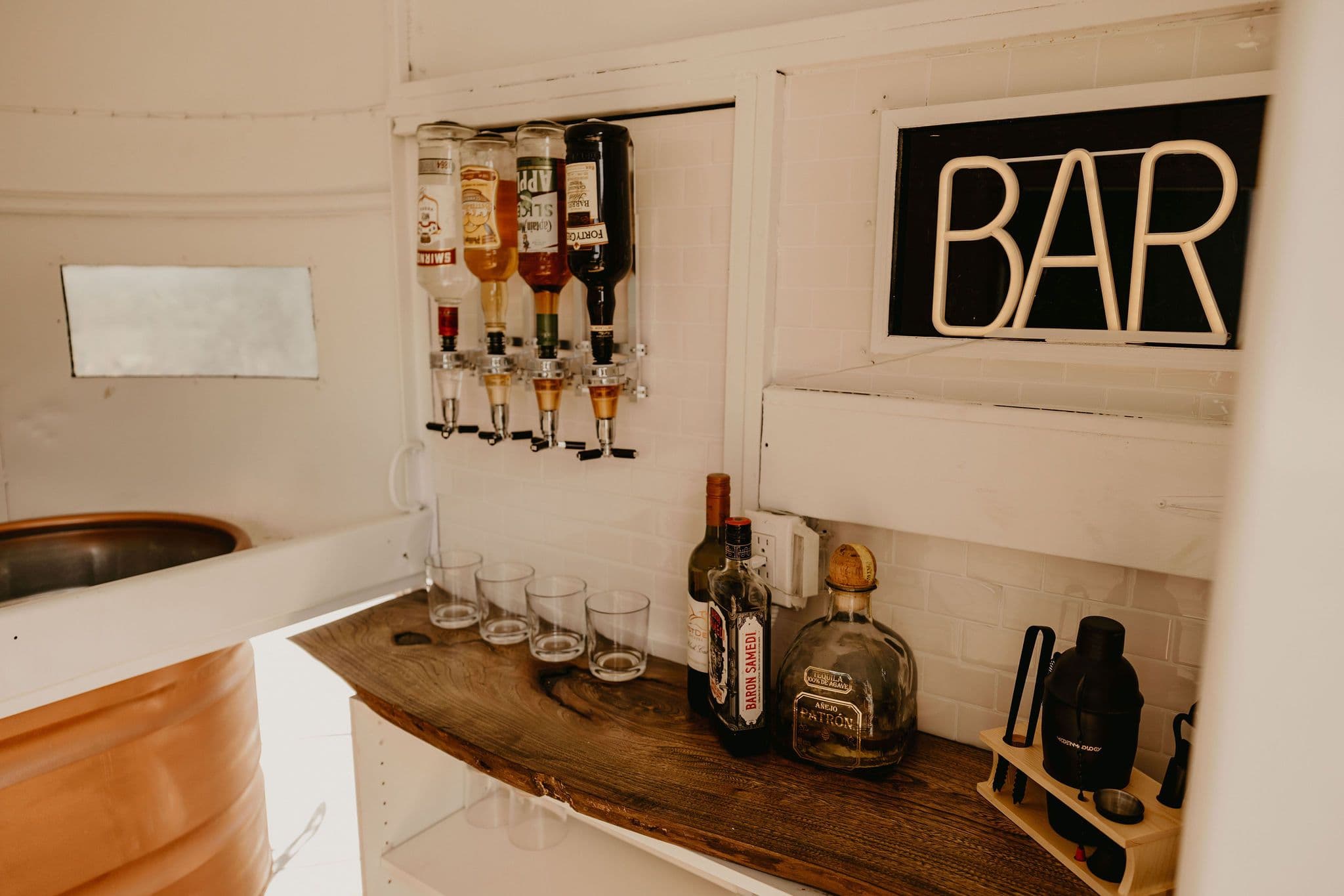 Tipsy Jack Mobile Bar Rental - www.theweddingring.ca - listings -