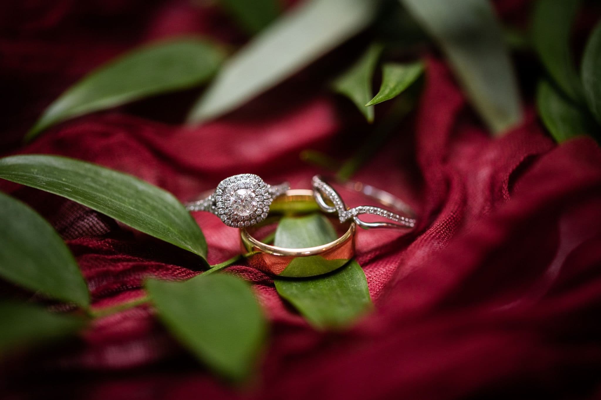 Jessica Bauman Photography - www.theweddingring.ca - listings -