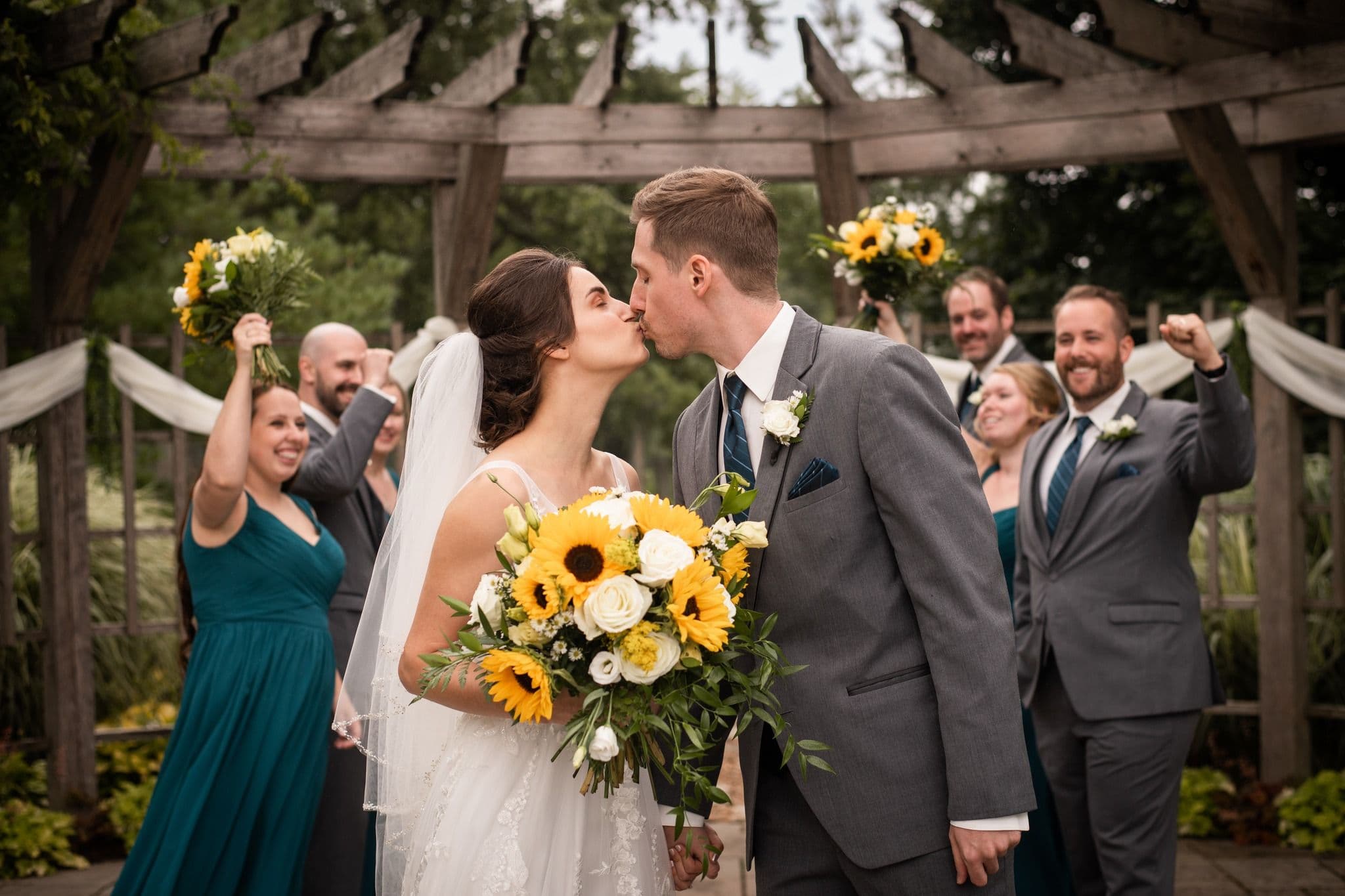 Jessica Bauman Photography - www.theweddingring.ca - listings -