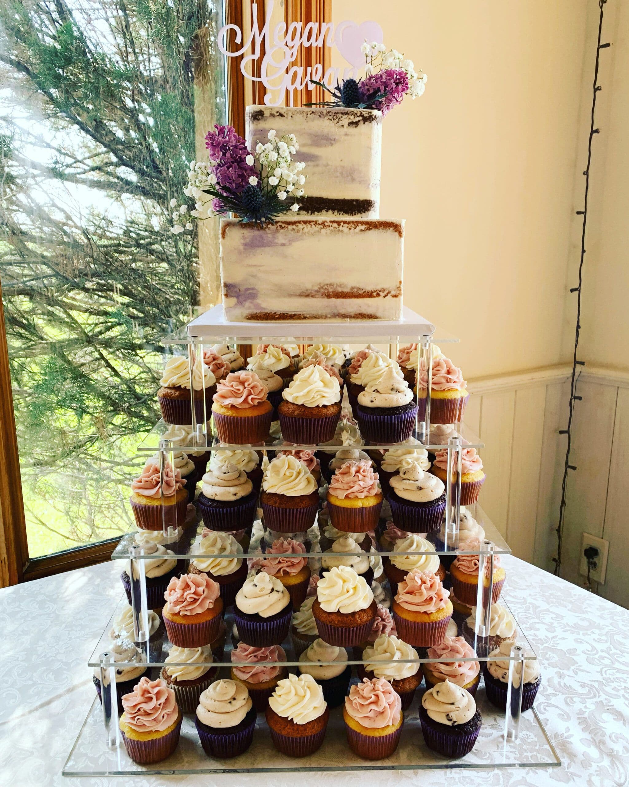 Custom Wedding cakes & desserts with Sophisticakes - www.theweddingring.ca - listings -