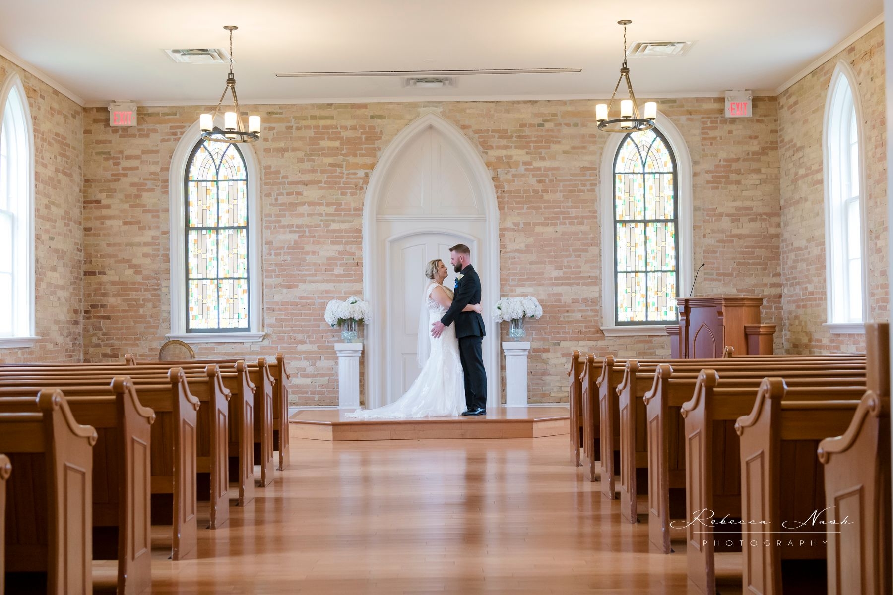 Rebecca Nash Photography - www.theweddingring.ca - listings -