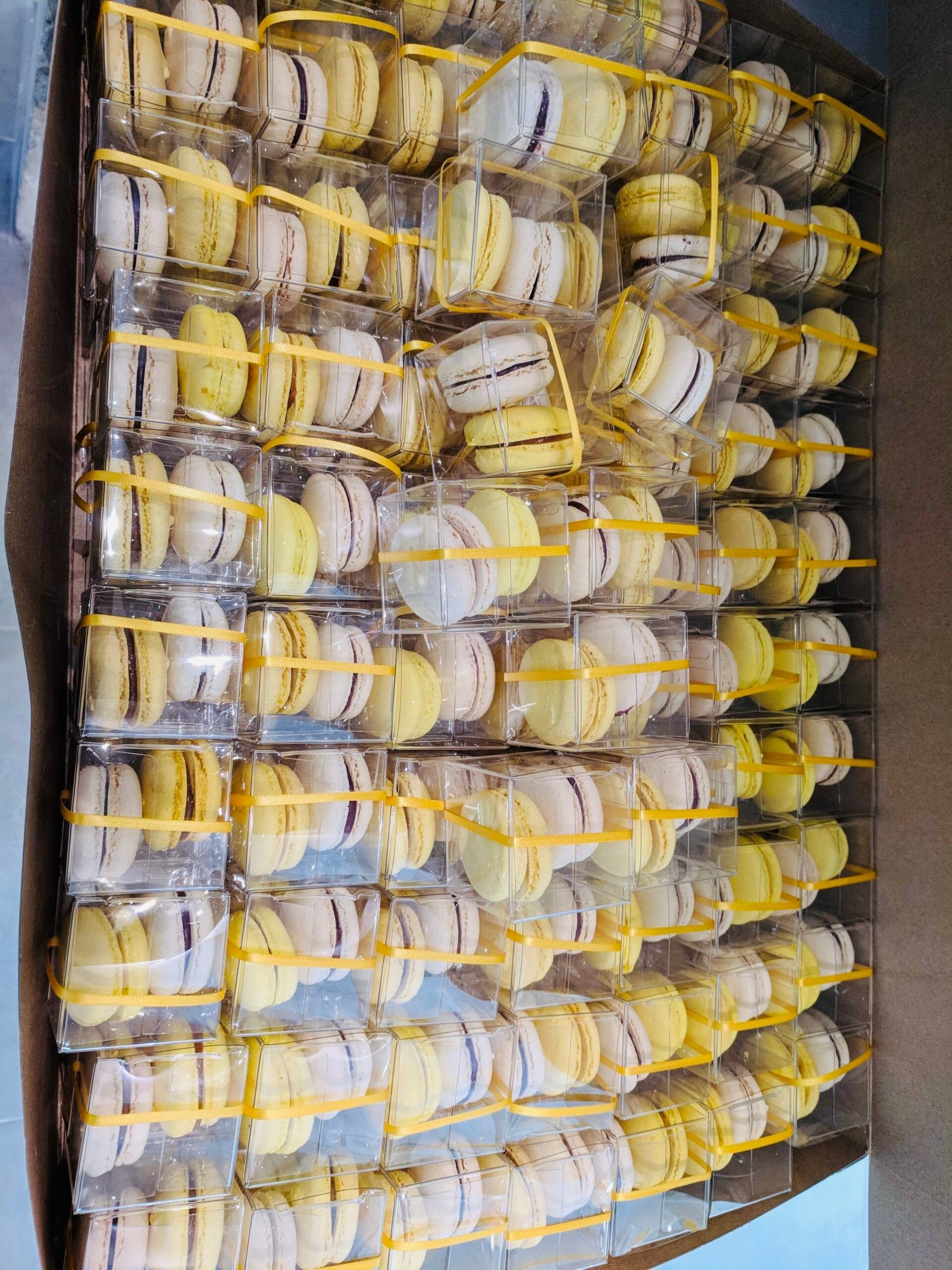 Macaron Favours + Gifts by Macaroonika - www.theweddingring.ca - listings -