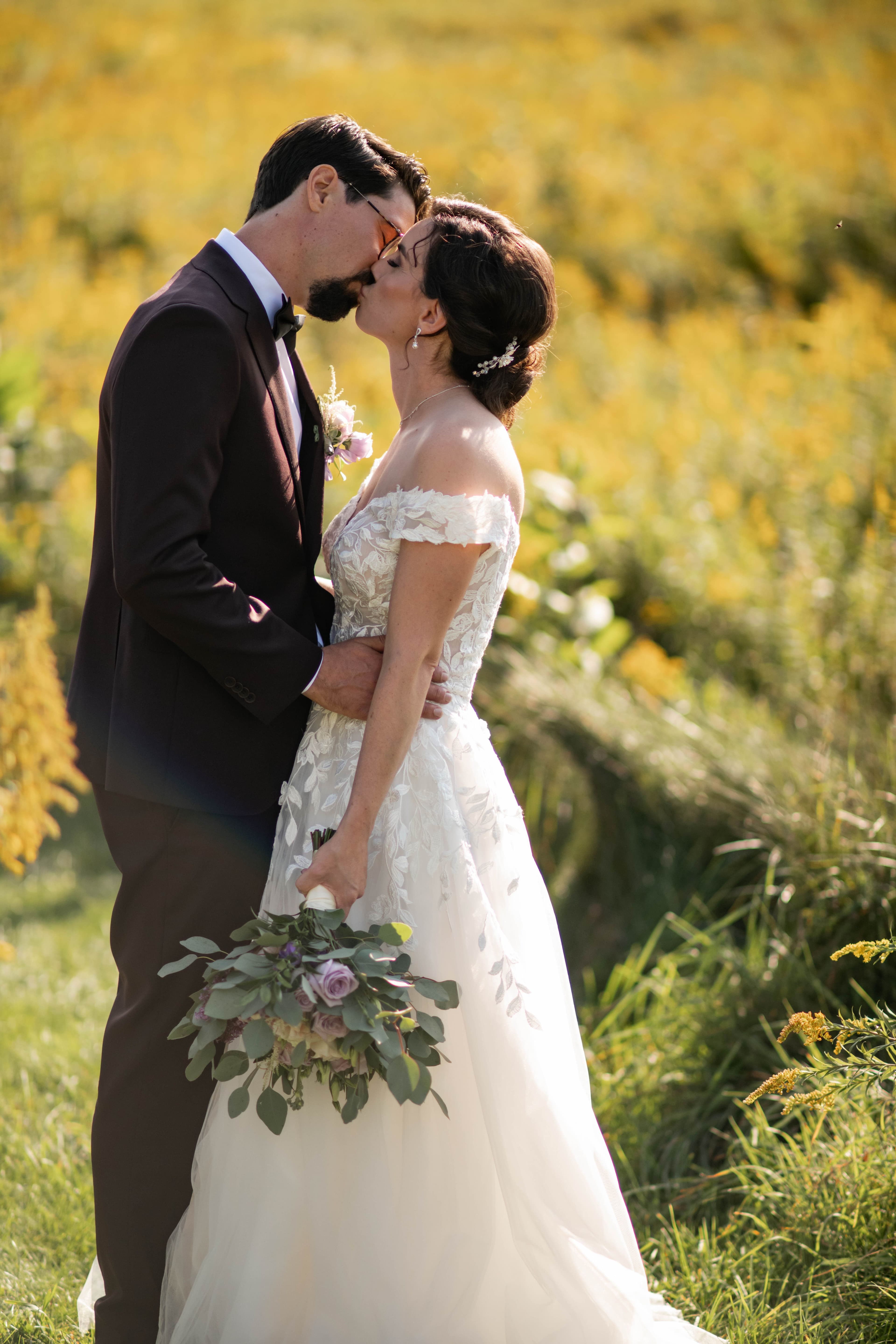 Cambridge Butterfly Conservatory - www.theweddingring.ca - twr listings -