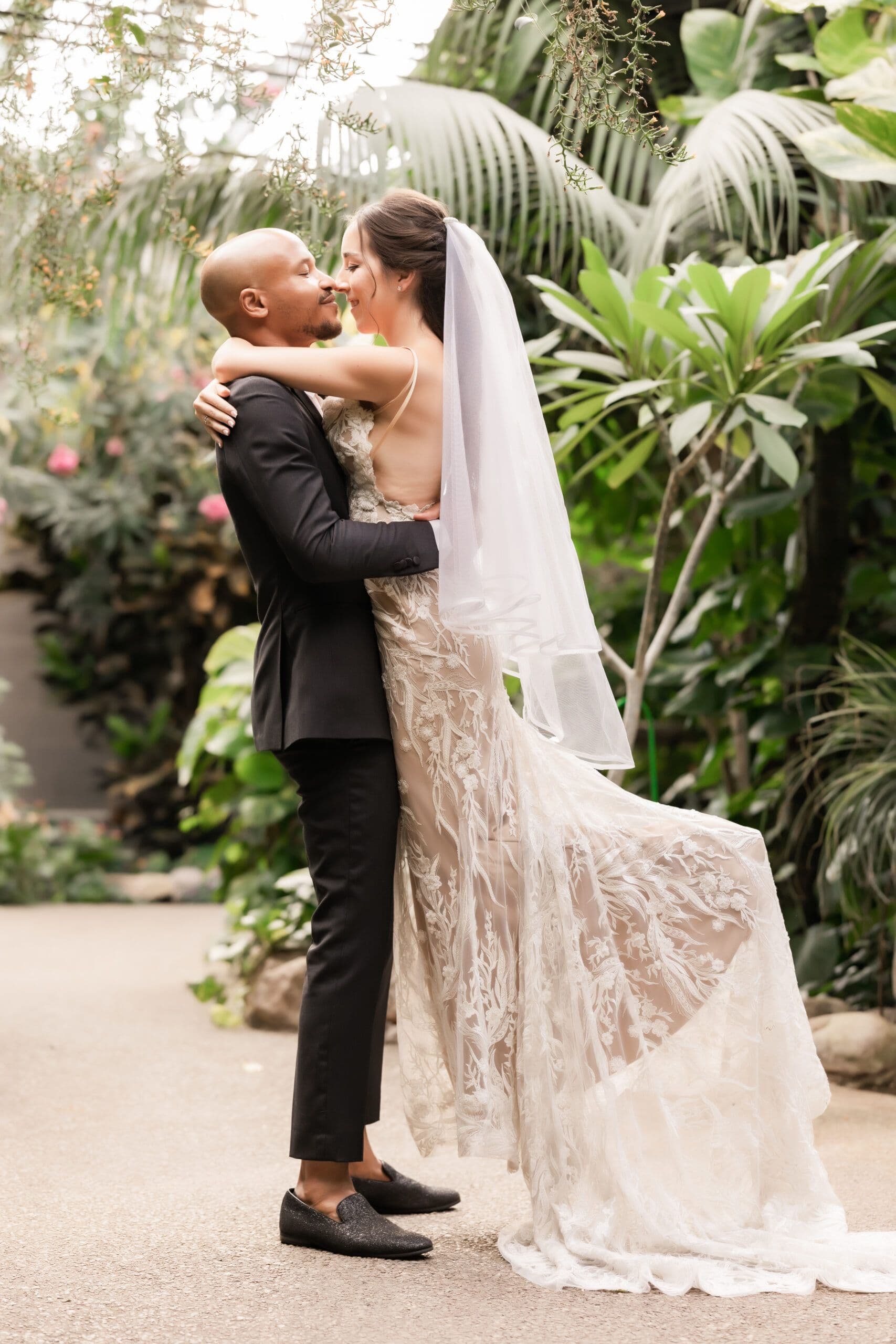 Cambridge Butterfly Conservatory - www.theweddingring.ca - twr listings -