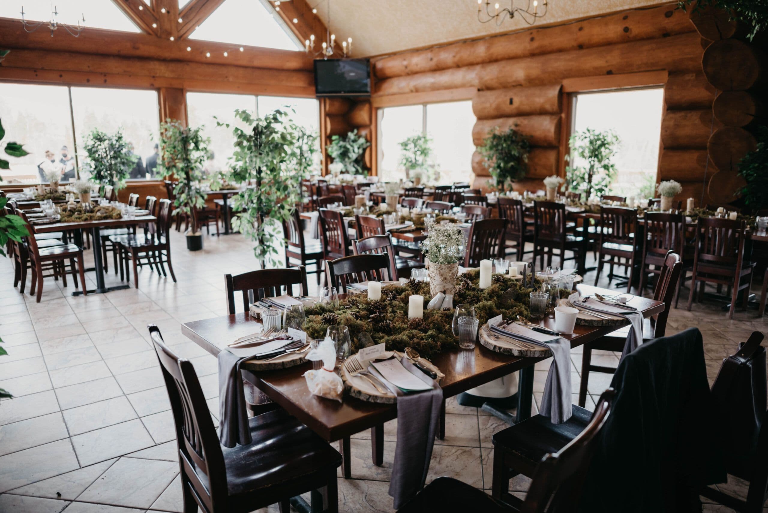 Pine Valley Chalet - www.theweddingring.ca - listings -