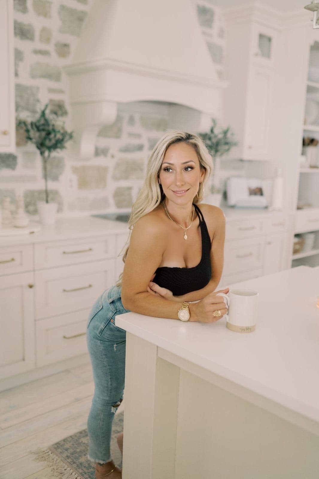 Lindsay Scarfone Makeup - www.theweddingring.ca - listings -