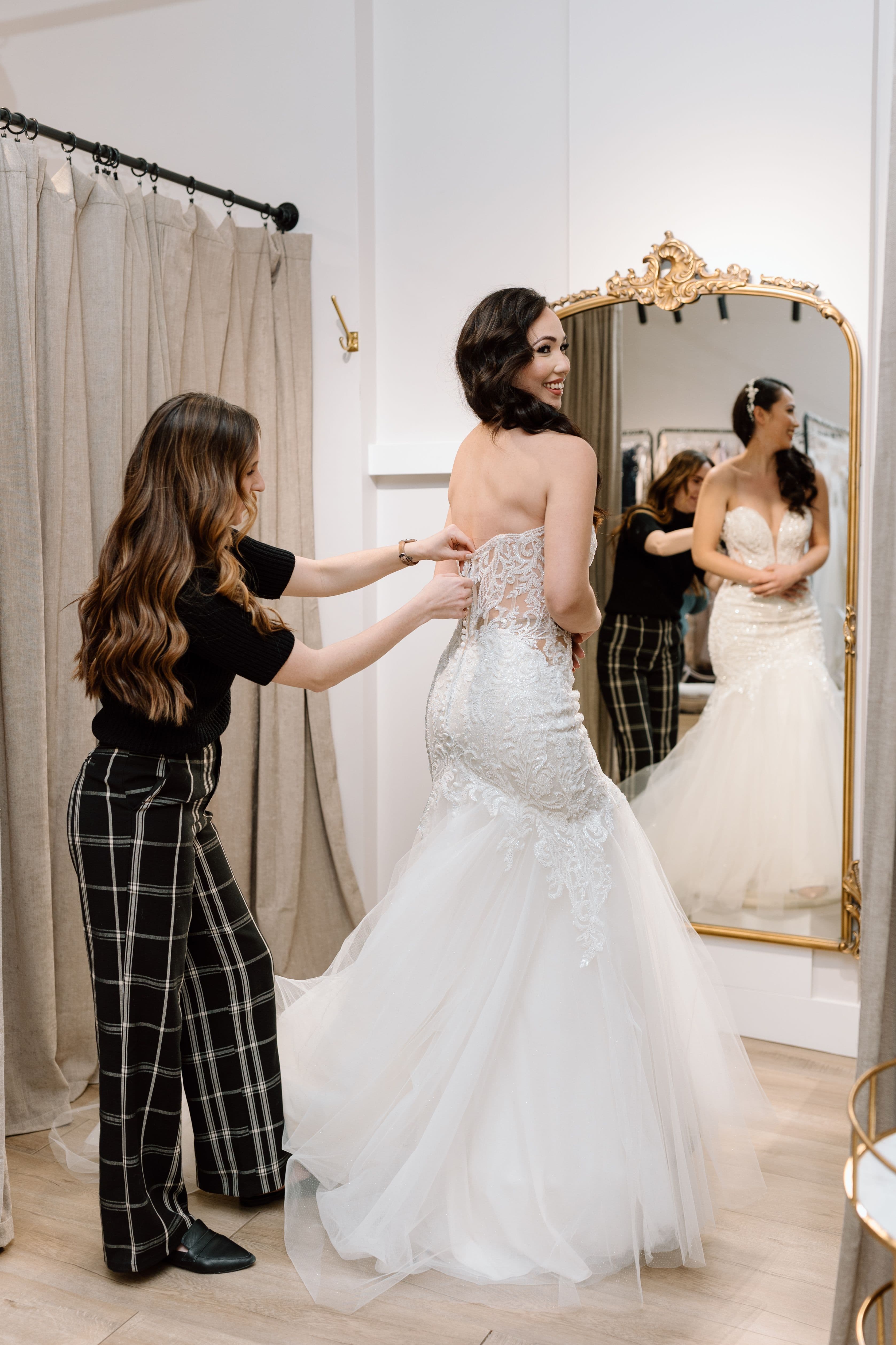 Sarah-Bell-Photography_FT_Bridal-Boutiquearah.Bell_.PhotoSarah-Bell-Photography_FT_Bridal-Boutique.CWW_.DTCBIA4